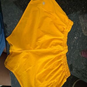 Lululemon shorts for sale 2.5 mango dream